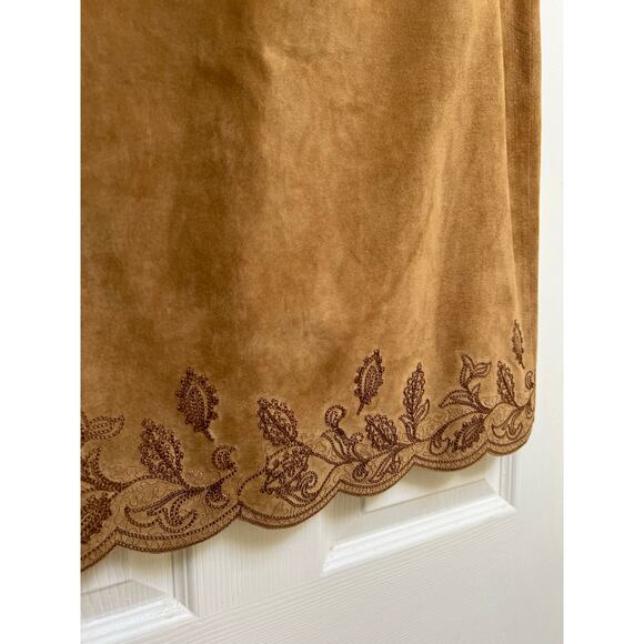 Vintage Lord & Taylor Leather Suede Camel Tan Skirt with Embroidered Floral Hem - Picture 3 of 10